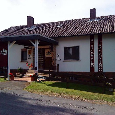Gaestehaus Burgwald-Trekking Mittelsimtshausen Ngoại thất bức ảnh