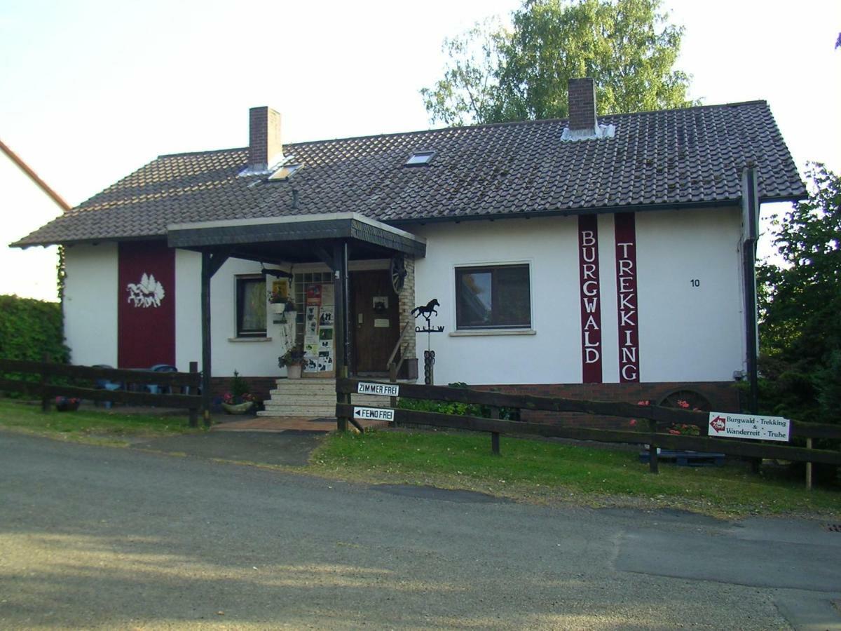 Gaestehaus Burgwald-Trekking Mittelsimtshausen Ngoại thất bức ảnh