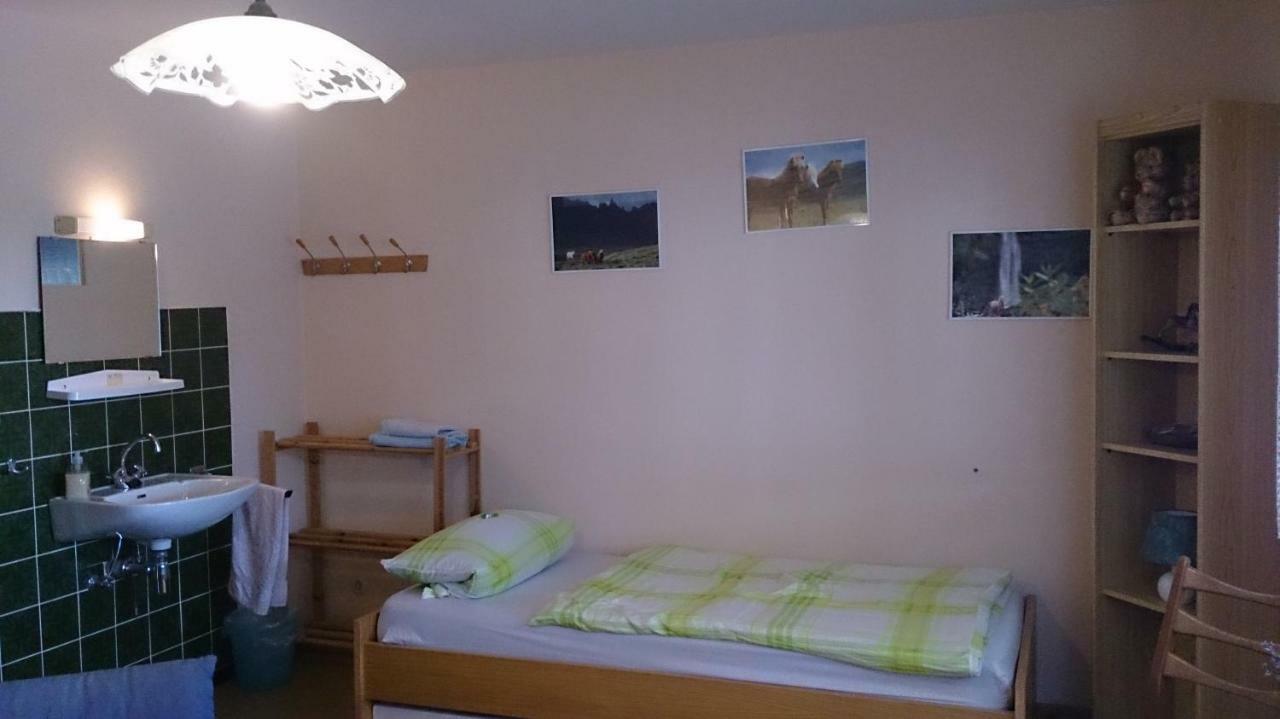 Gaestehaus Burgwald-Trekking Mittelsimtshausen Ngoại thất bức ảnh